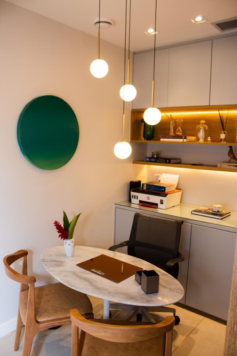 Dra. Fabiana Lisboa I Dentista I AirFlow I Limpeza sem Incômodo I Lentes de Contato I Periodontista I Implante - foto 4