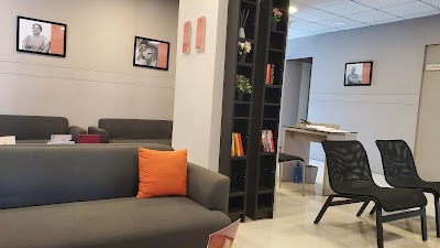 Her Clinic - Image 3
