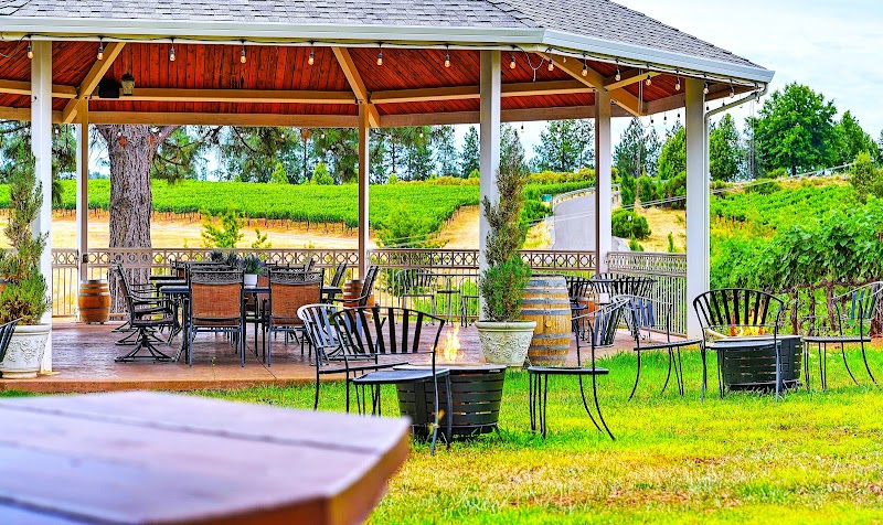 Docmanov Vineyards & Winery