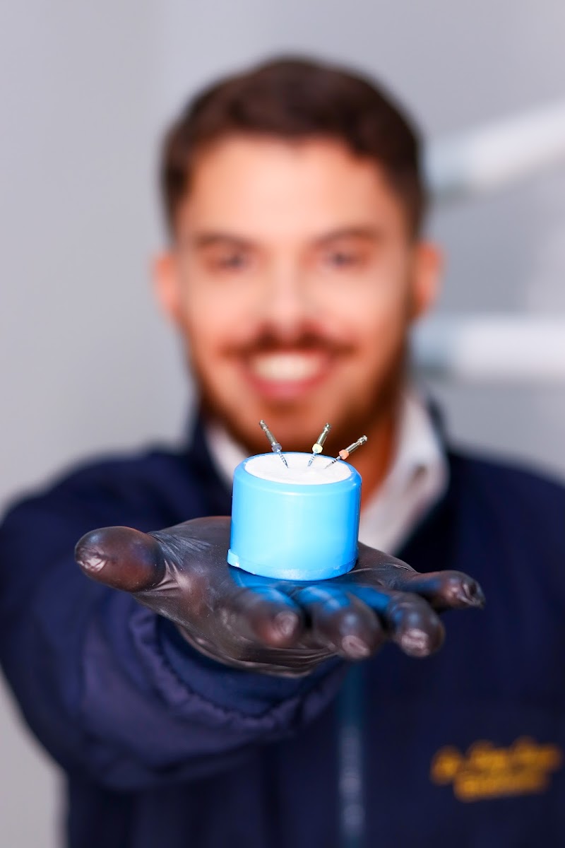 Dr. Diego Barauna - Tratamento de Canal Ribeirão - Endodelivery