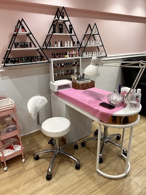 Pink Ribbon Salon صالون الربطة الوردية للتزيين النسائي