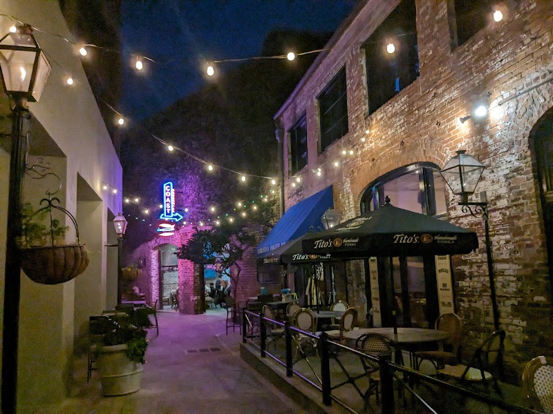 Hutson Alley photo 2