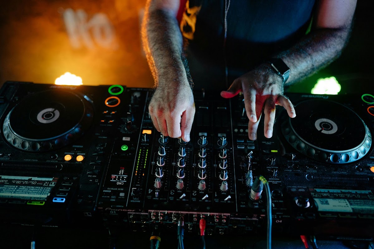 Heavy DJs: Google Places image 2