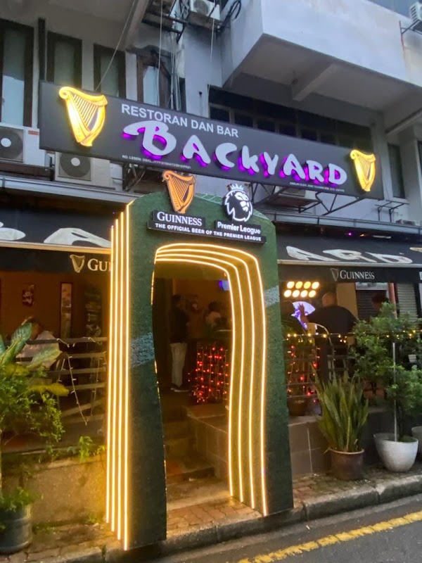 Backyard Pub & Grill