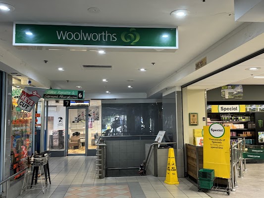 Barber shop cut and shave key men photo 2