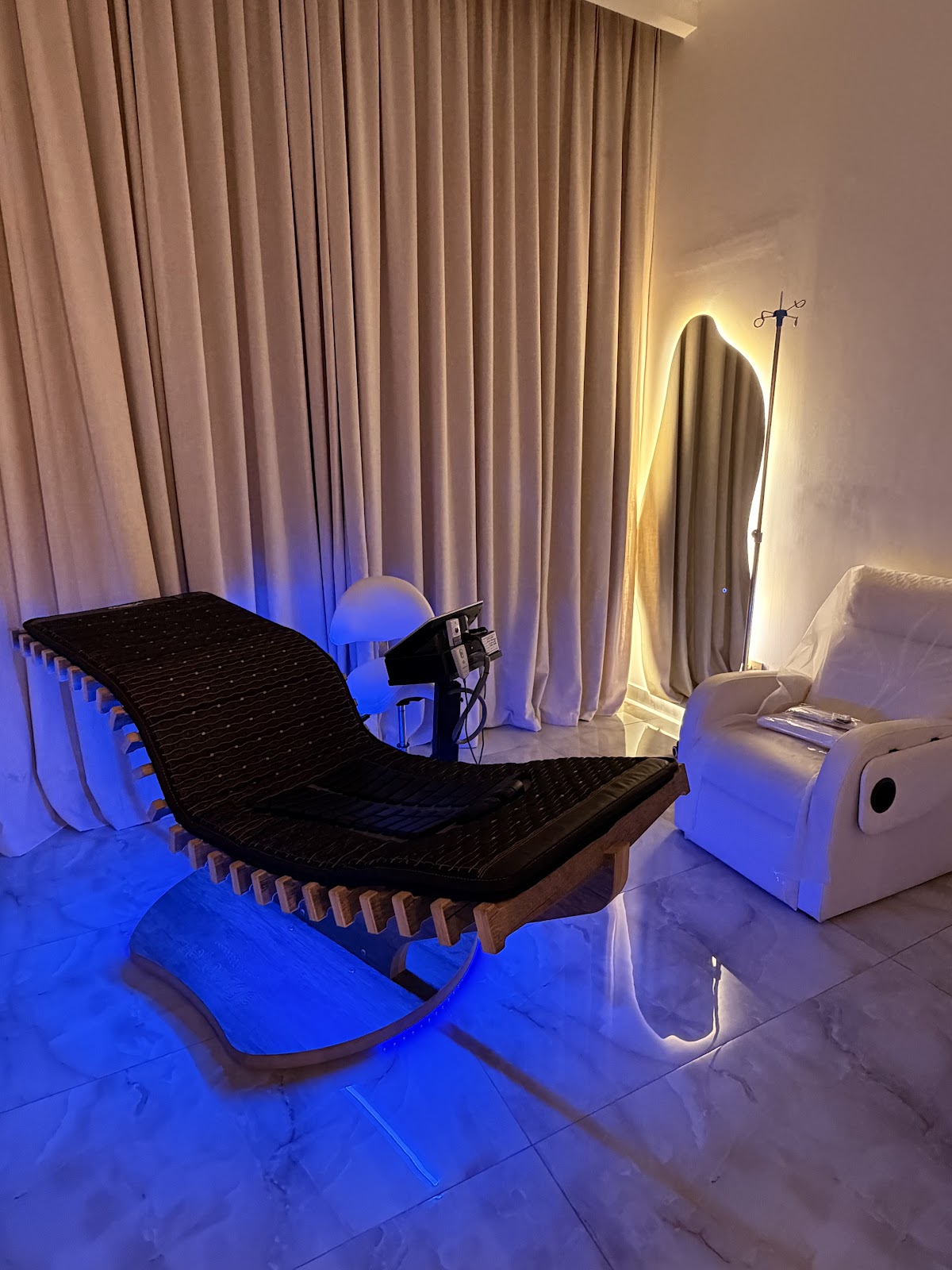 AESTILAB 108 | Wellness & Longevity Clinic 2
