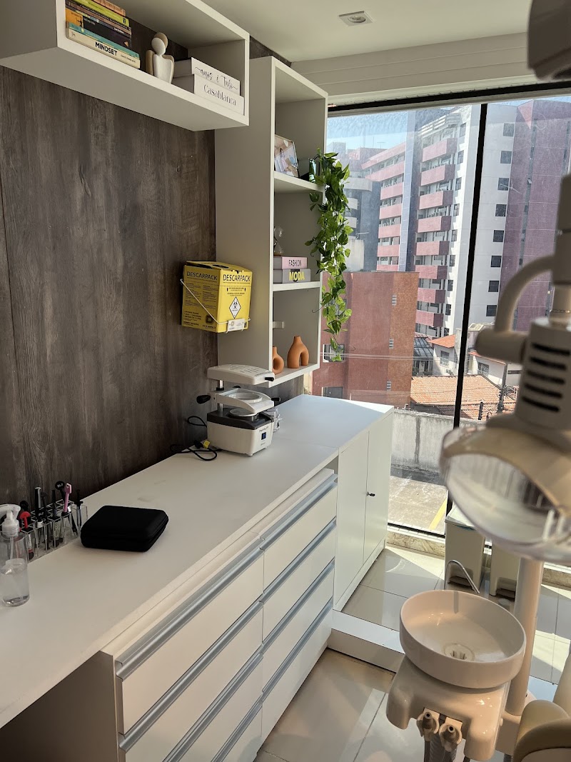 Dra. Bárbara Brito - Cirurgiã-Dentista - foto 5