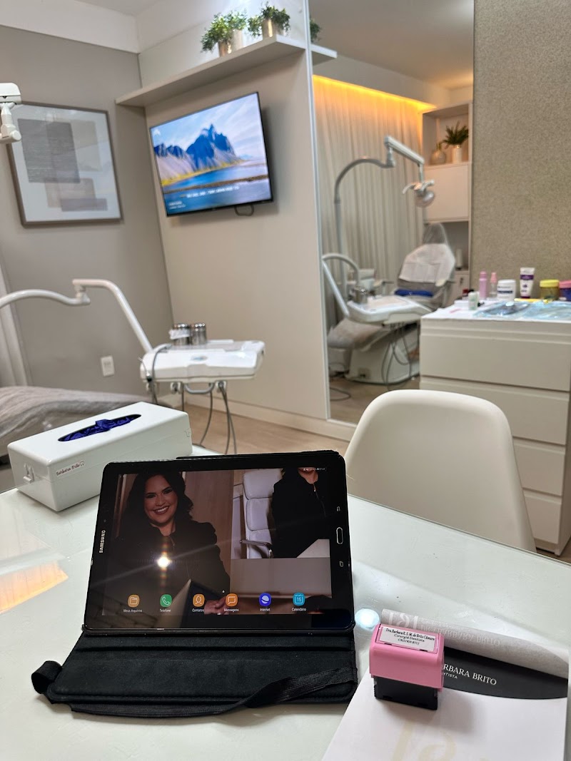 Dra. Bárbara Brito - Cirurgiã-Dentista