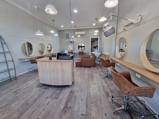 Head 'N' Hands photo 2