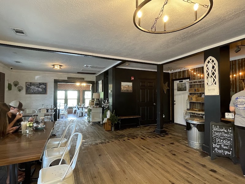 Cotton Pickin Boutique & Brew photo 4