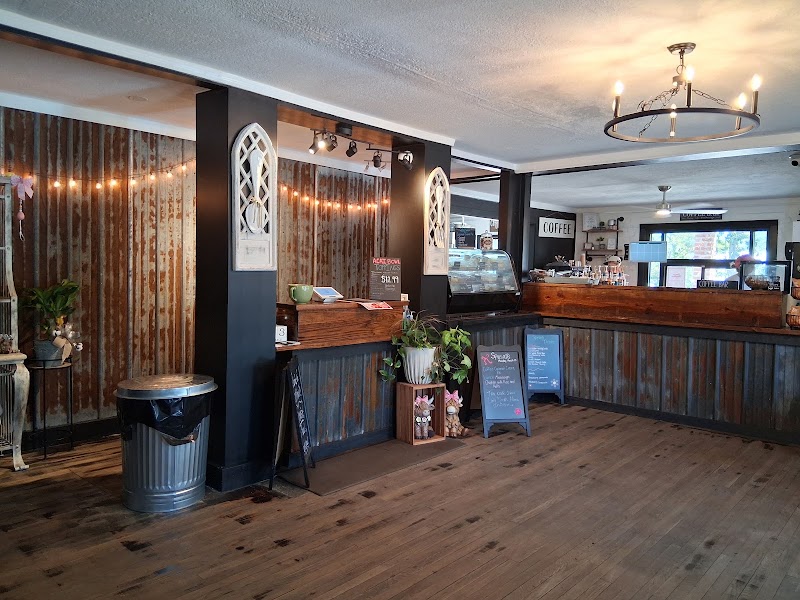Cotton Pickin Boutique & Brew photo 3