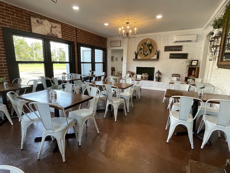 Cotton Pickin Boutique & Brew photo 1