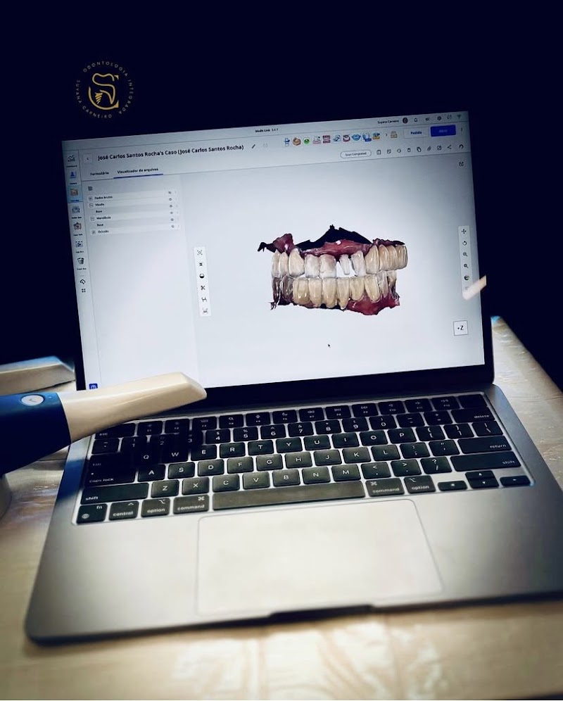 Dra. Suyana Carneiro - Implantes Dentário - foto 4