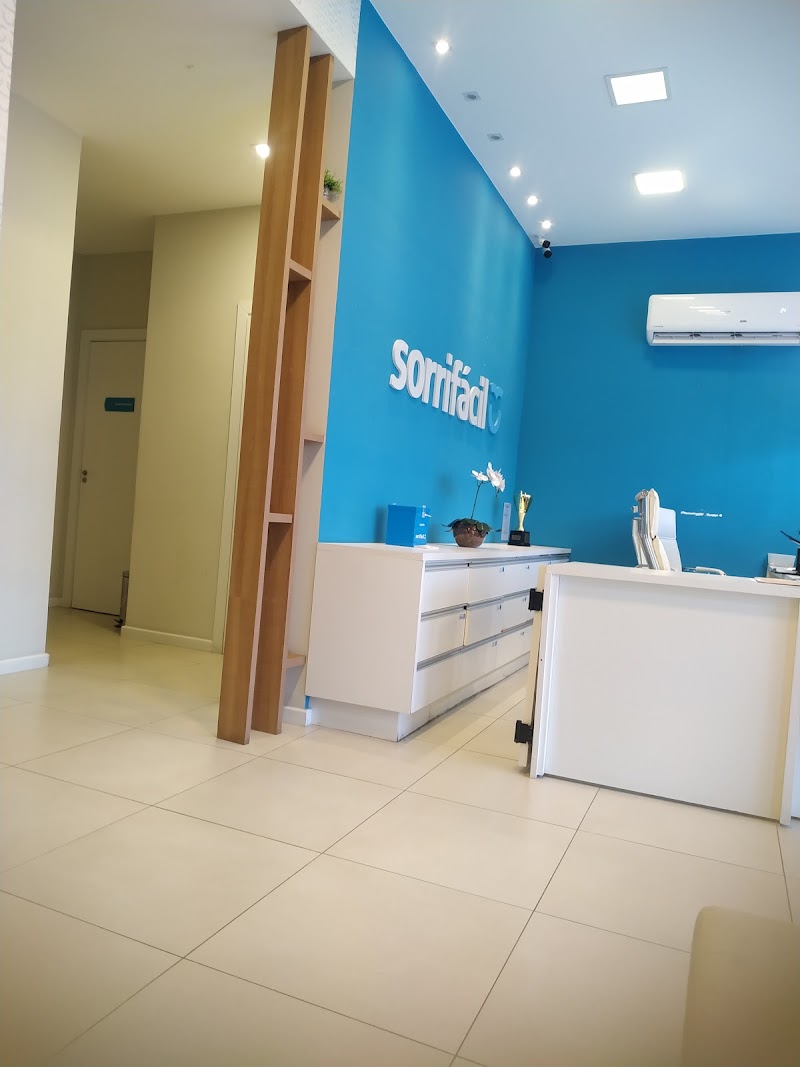 Sorrifácil Jóquei (Implantes, Prótese Protocolo, Reabilitação Oral e Lentes de Contato) - foto 5