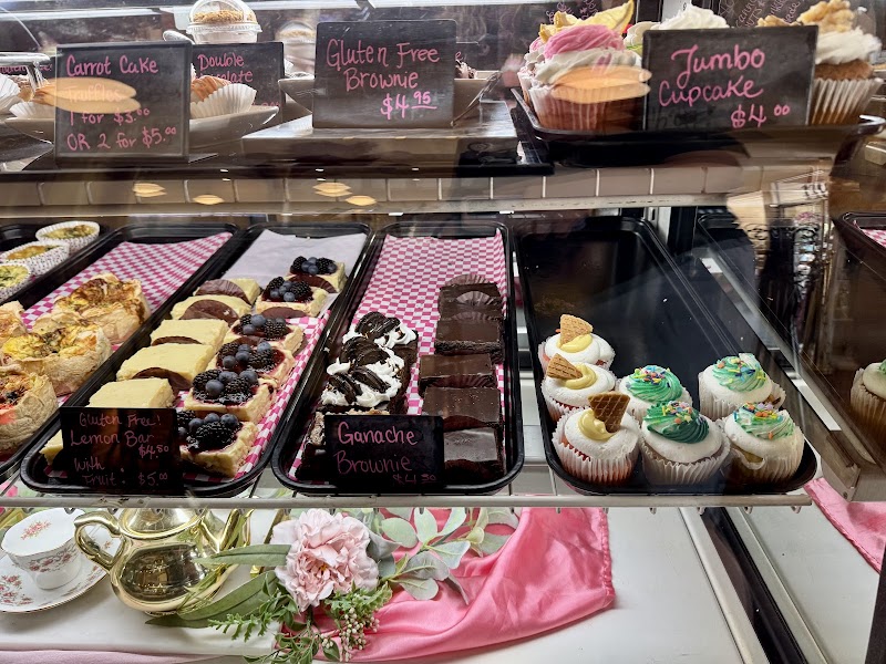 Le Bebe Cakes Bakery & Coffee & Tea House photo 3
