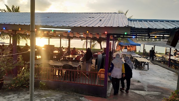Medan Ikan Bakar Teluk Muroh ( Lumut, Perak ) - Photo 1
