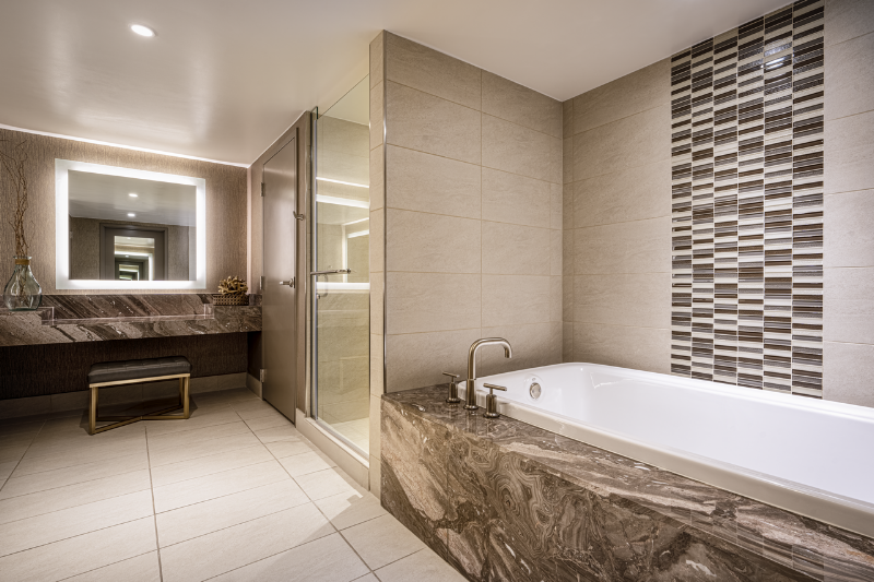 Horseshoe Black Hawk photo 3