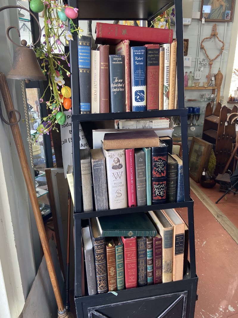 Blue Heron Antiques and Art, LLC photo