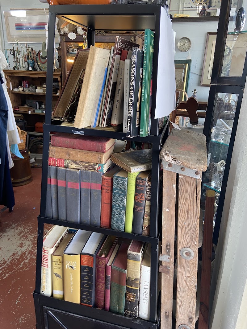Blue Heron Antiques and Art, LLC photo