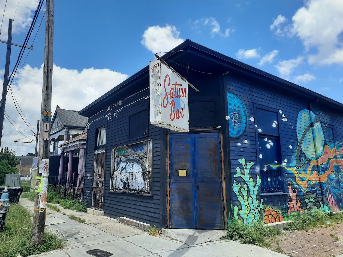 Saturn Bar