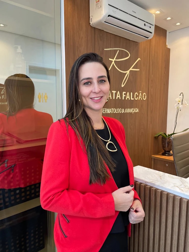 Dra. Renata Falcão