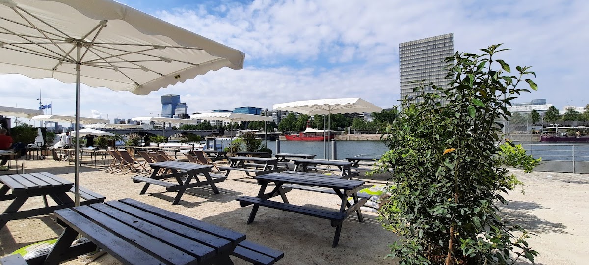 Cargo Container Bar, vue extérieure