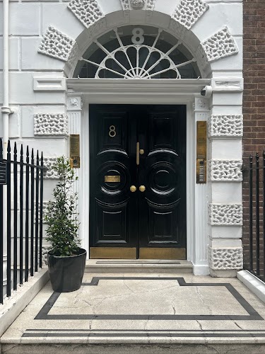 The D'Souza Clinic logo