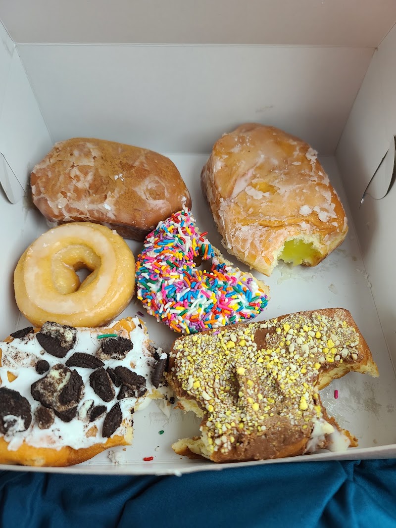 Pat's Donuts & Kreme photo 2