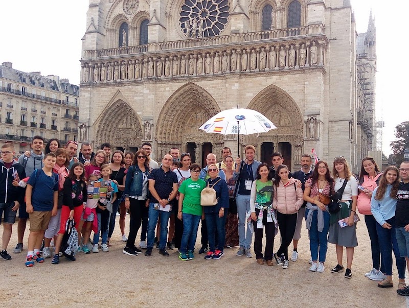 White Umbrella Tours Paris
