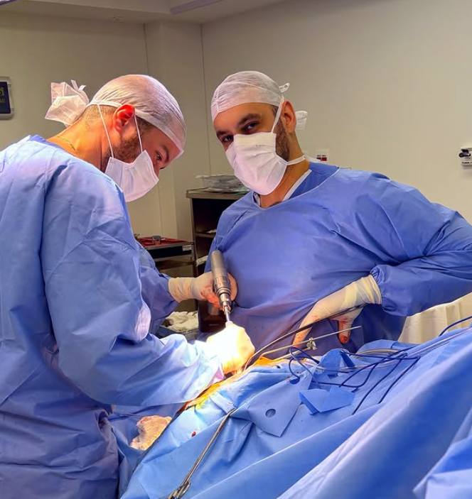 Ortopedista Cirurgião Dr. Eric Sarau