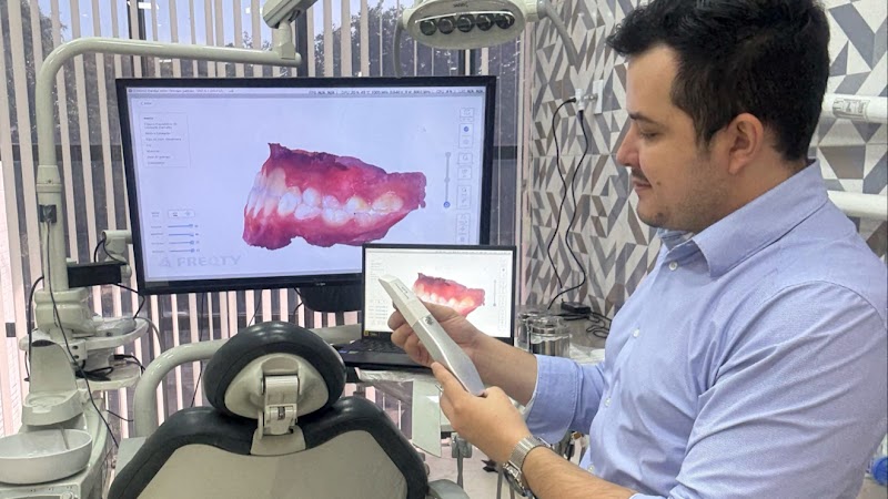 Dr. Leonardo Carvalho