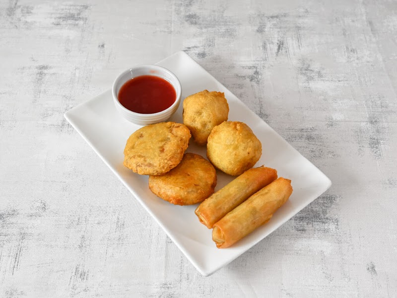 The Golden Loy photo 5