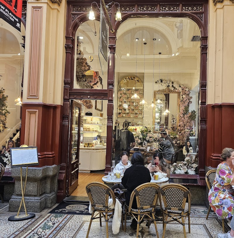 Le Petit Chateau Restaurant photo 6