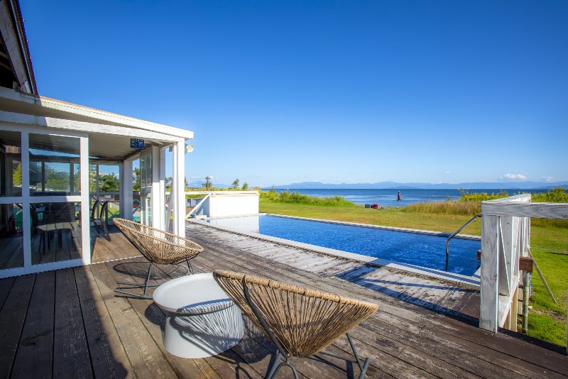 Lakeside Terrace Biwako