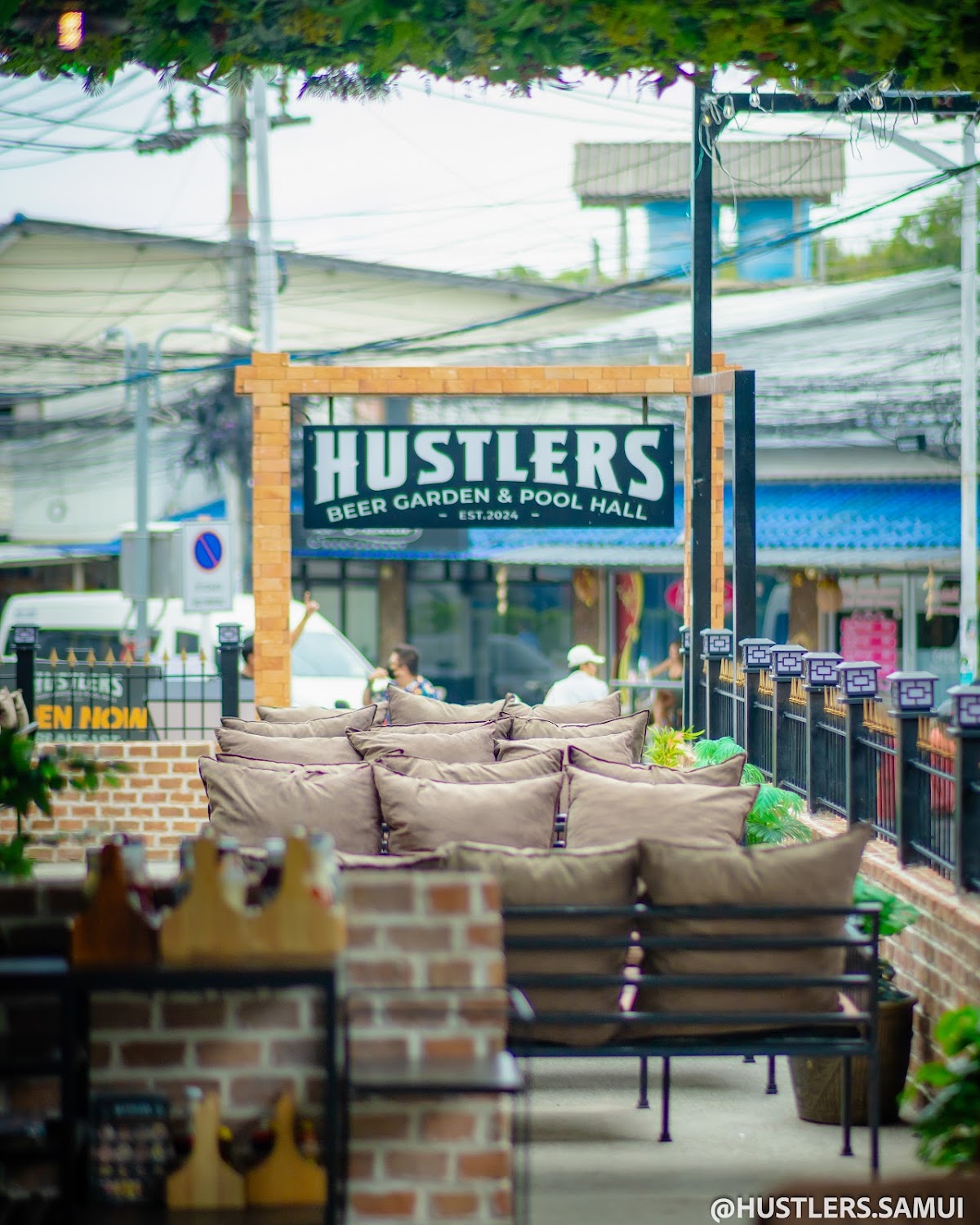 Hustlers Beer Garden & Pool Hall - Main view