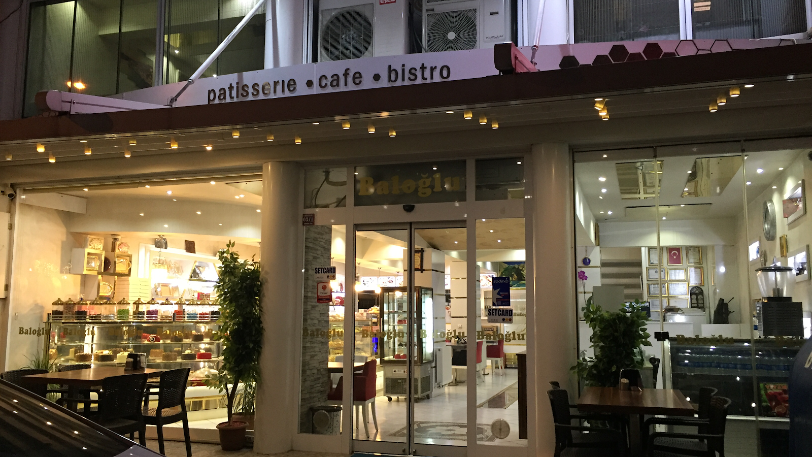 Baloğlu Cafe Bistro mekanı