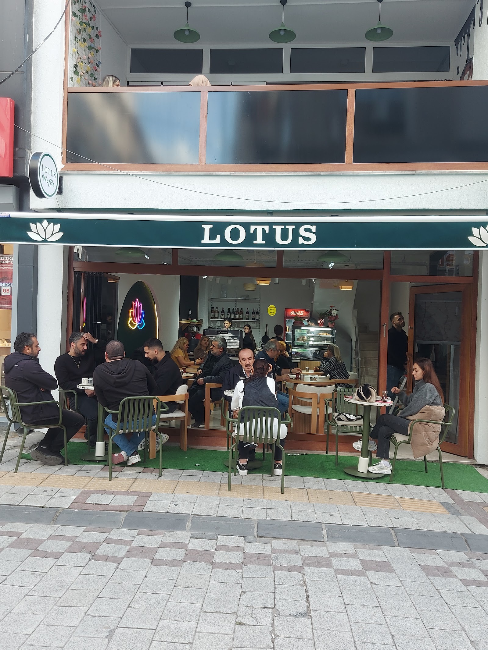 LOTUS CAFE 🪷 mekanı