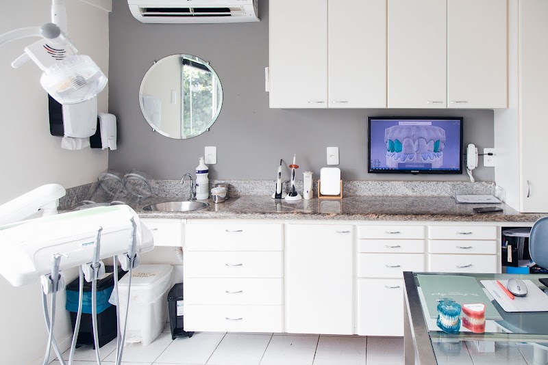 Dra. Cassiana Augusta - Ortodontista