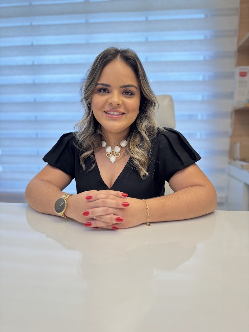 Dra. Pamela Paula | Tratamento de canal | Clareamento dental | Campo Grande-MS - foto 5