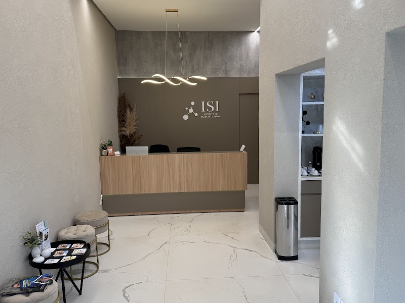 Dra. Pamela Paula | Tratamento de canal | Clareamento dental | Campo Grande-MS - foto 3