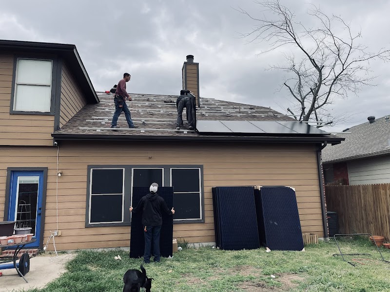 The Solar Cowboys - Solar in DeSoto