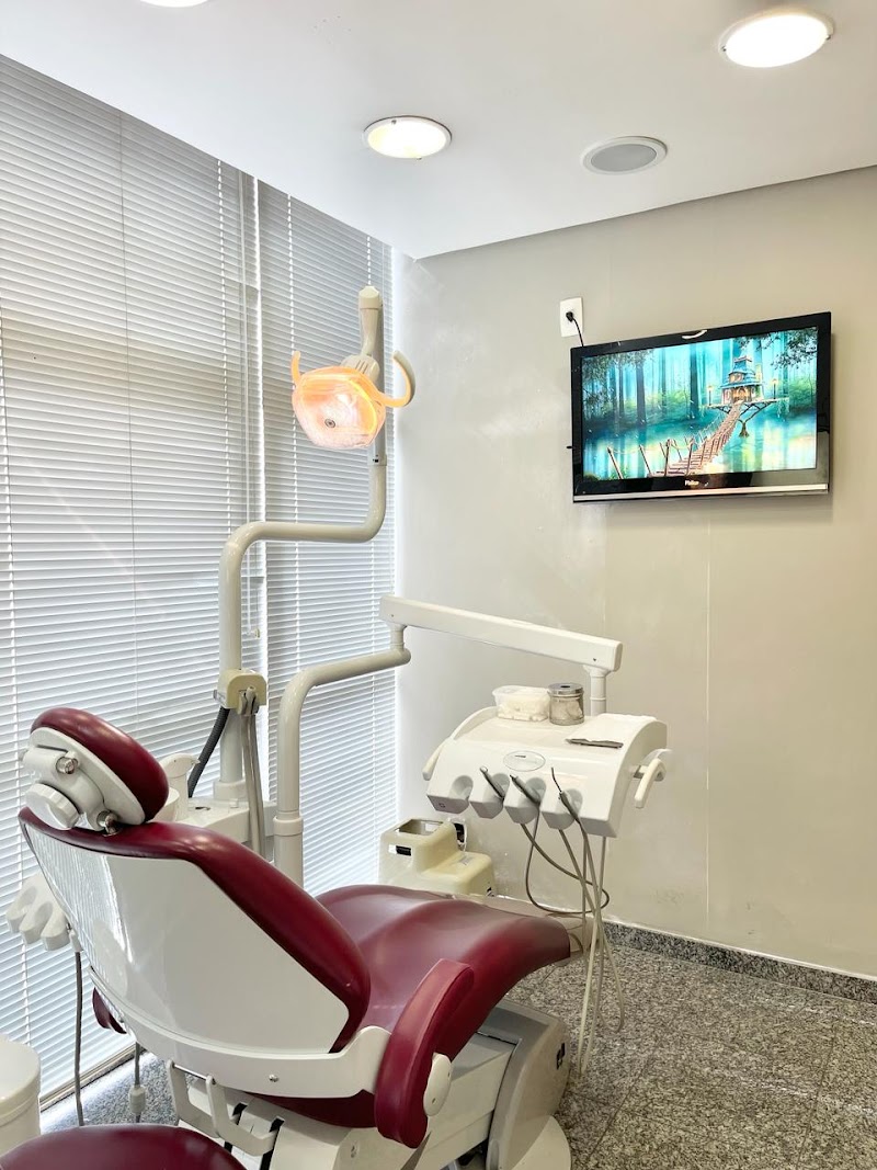 Dentista Dra Daniela Silva | Dentista na Savassi | Clareamento Dentário | Estética | Cirurgias - foto 3