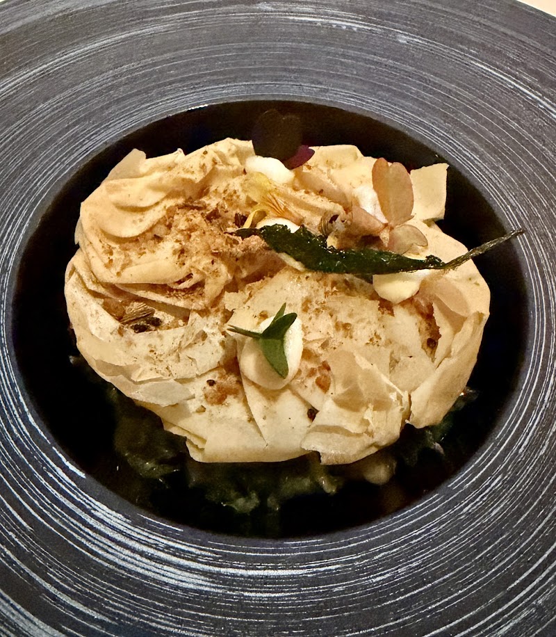 Three-Michelin-star refined fixed-price meals
