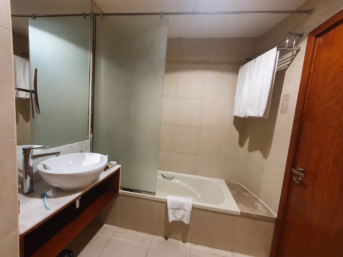 Montreal Barsha Hotel 4