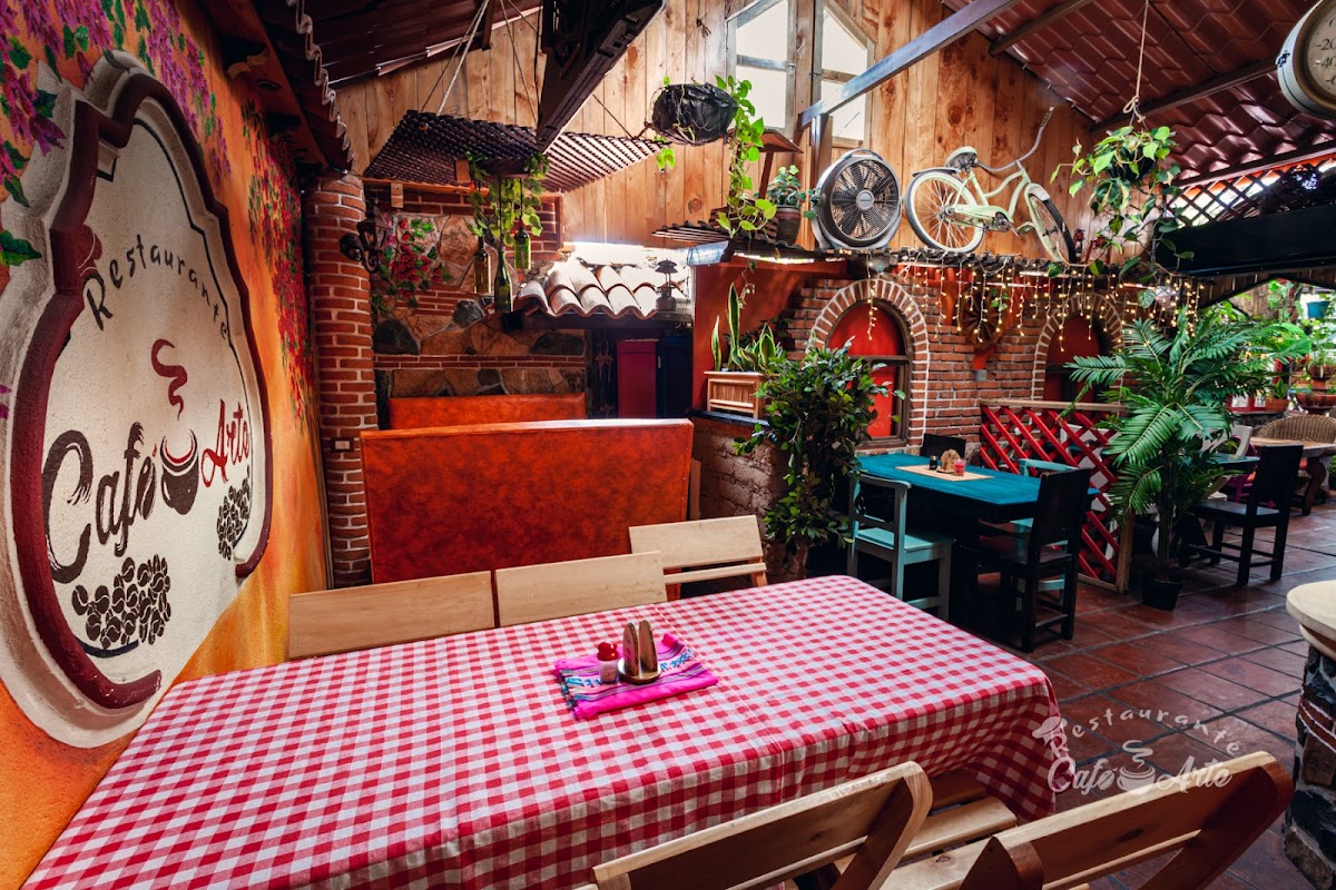 CAFE ARTE Restaurante in lake-atitlan