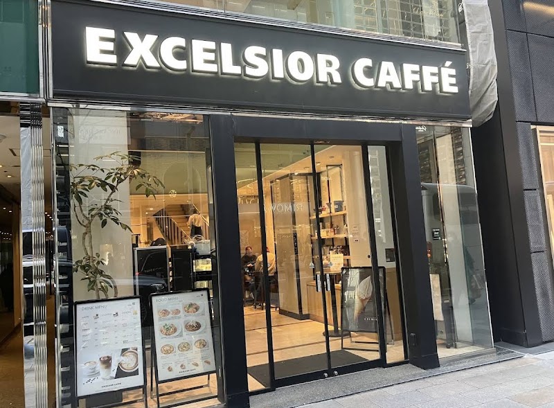エクセルシオール カフェ 銀座中央通り店の店内