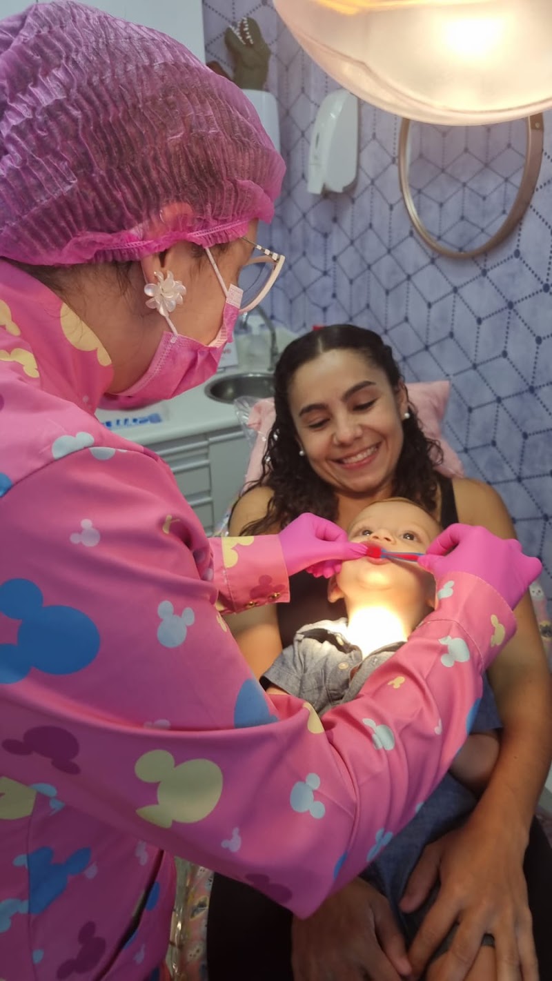 Dra Rhayany Lindenblatt- Odontopediatria e Frenectomia RJ