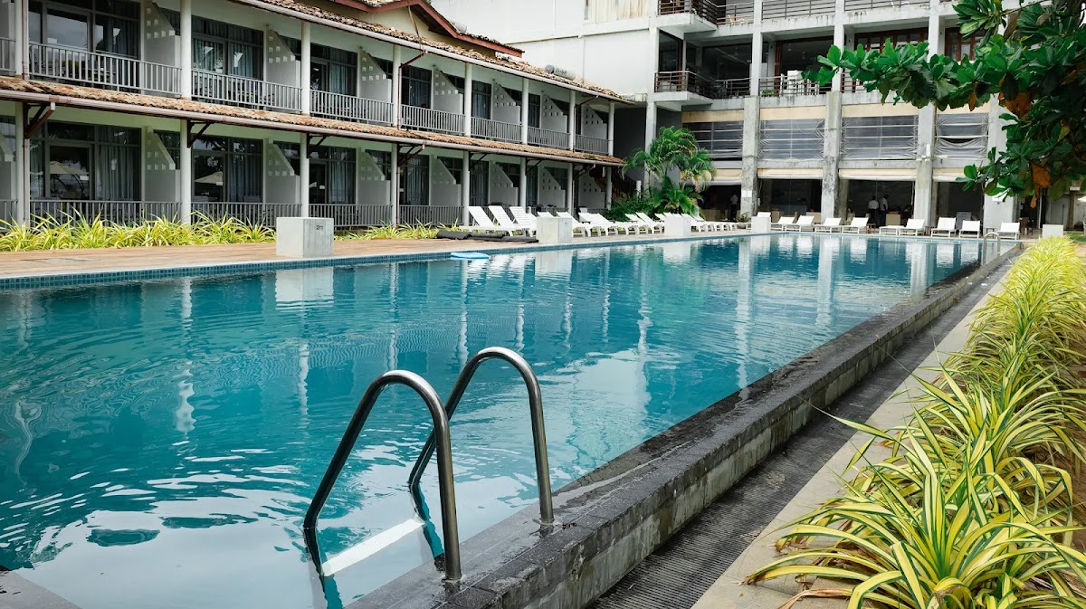 Paradise Beach Club