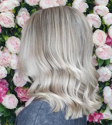 Blushed Salon photo 2