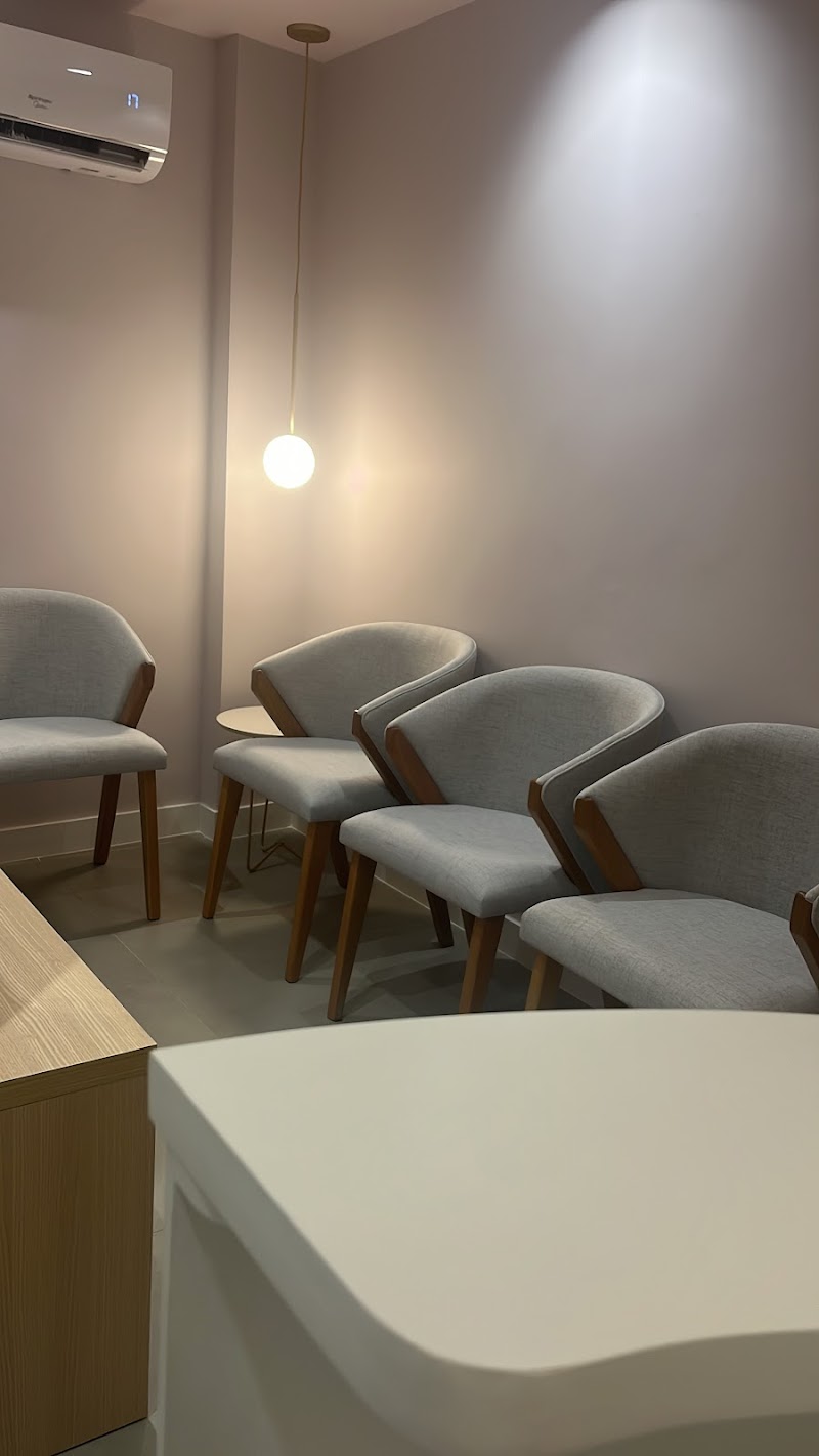 DENT IMPLAN. Clínica Odontológica/Dra Vanessa Pacheco - foto 5